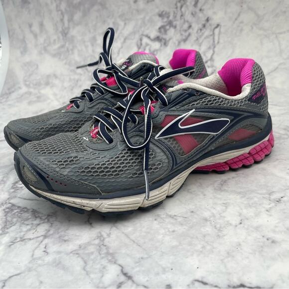 Brooks Ravenna 5 Running Shoes. Size 7.5. In good used condition! - Picture 1 of 9